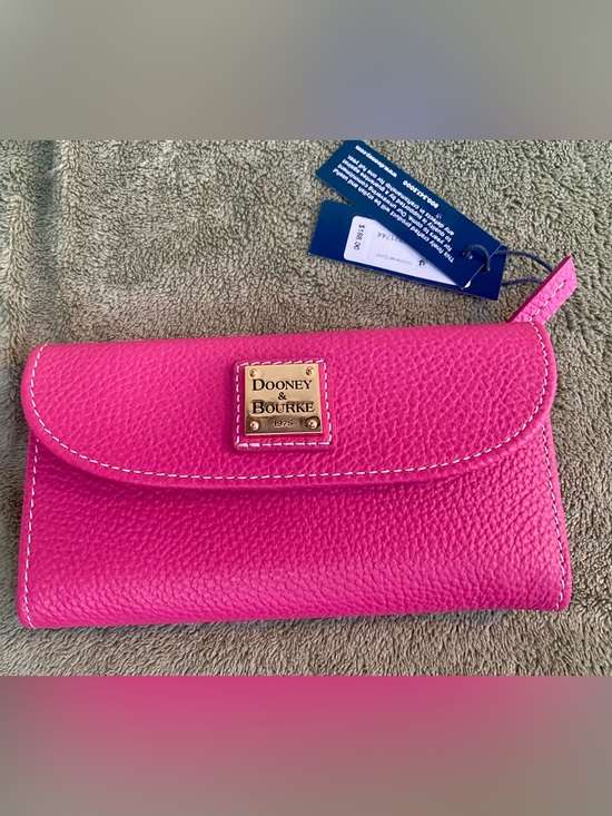 Dooney & Bourke Handbags - New Dooney & Bourke Fuchsia Pink Pebble Leather Lucca Continental Wallet